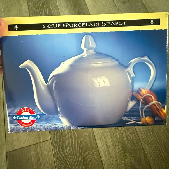 Cordon Bleu B.I.A Classic White (Smooth) Teapot with Lid excellent condition - Picture 2 of 8